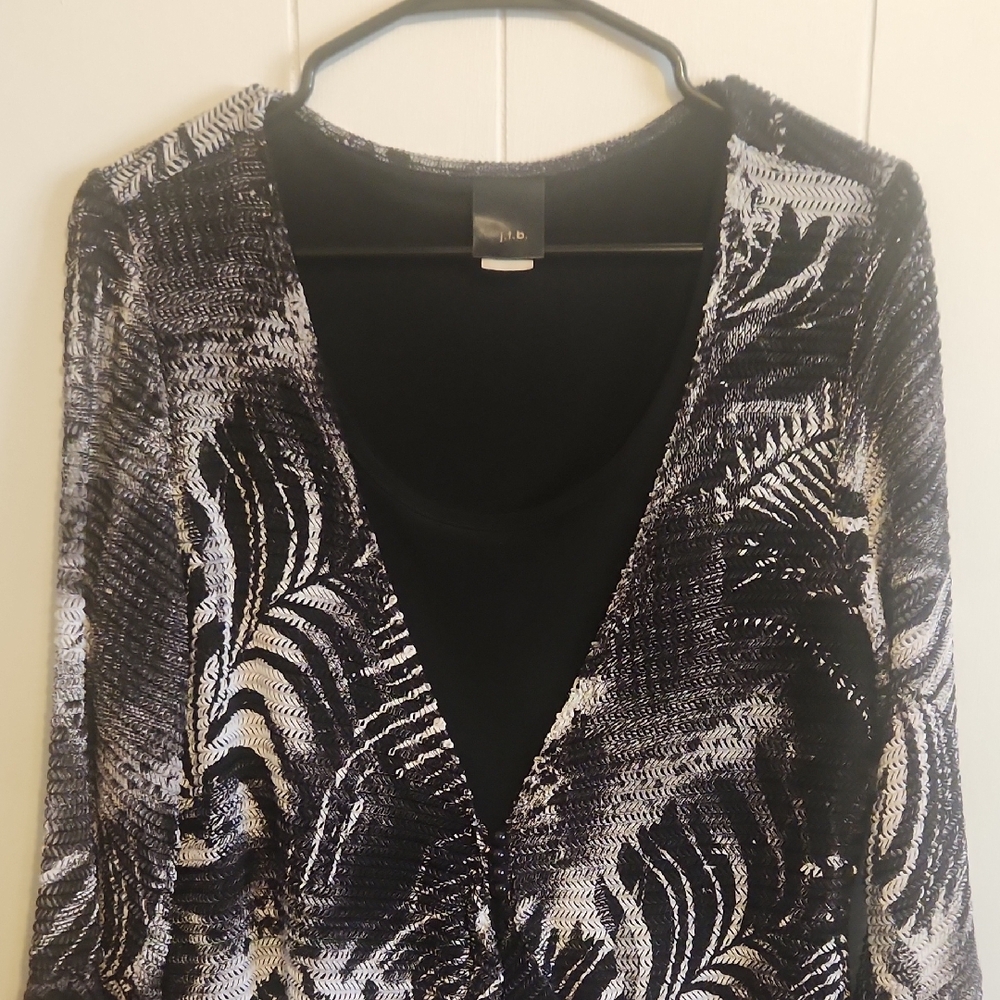Elegant Black and Silver Patterned Blouse Sz Xl - Picture 6 of 10